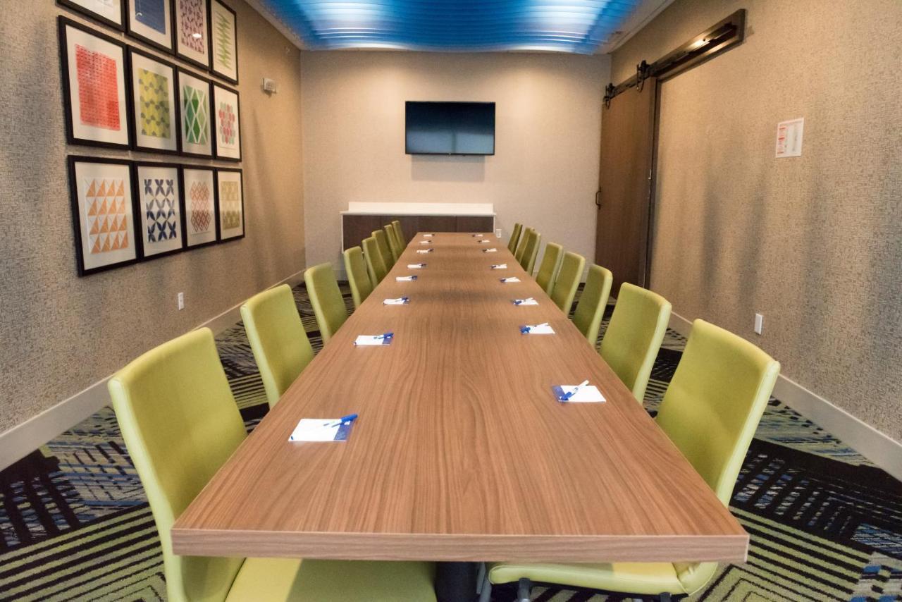 Holiday Inn Express & Suites Dayton North - Vandalia By Ihg Екстер'єр фото
